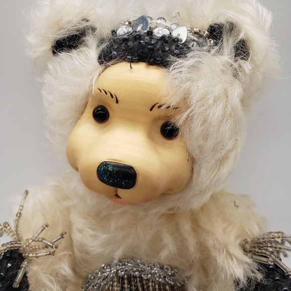 Robert Raikes April Birthday Bear named Diamond - Picture 11 of 11